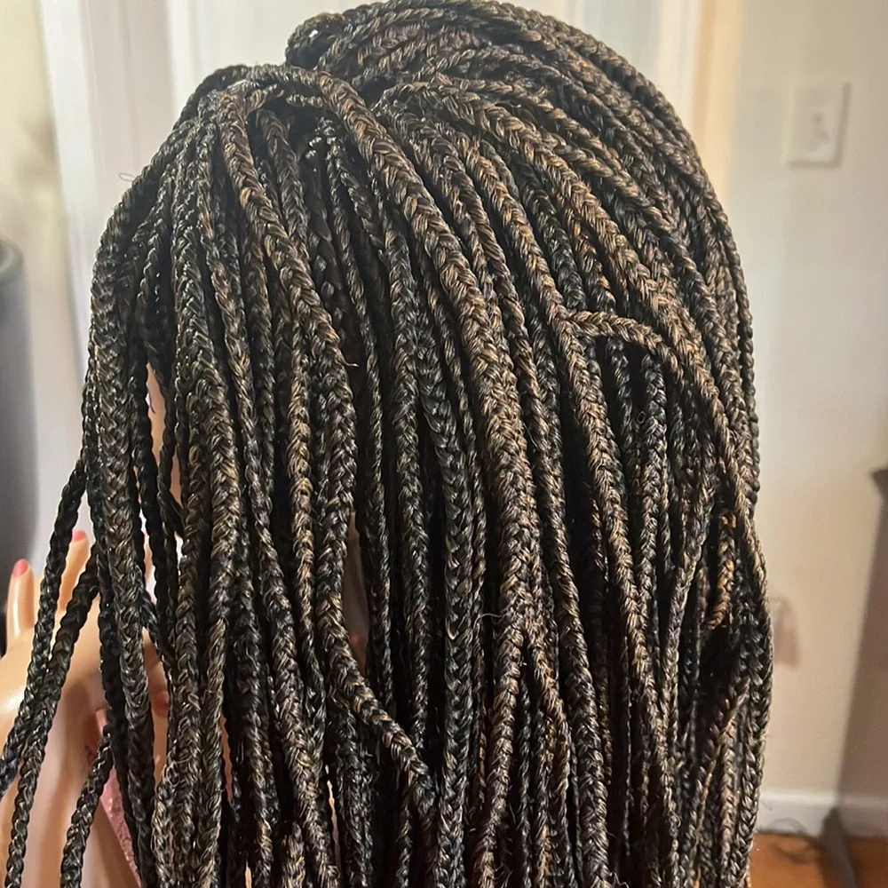 Braided wig - Picture 4 of 5